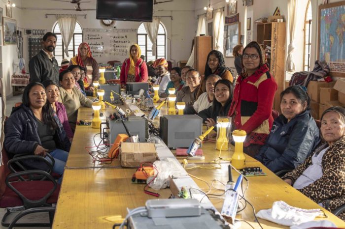 Cinco mujeres indígenas se capacitaron para llevar luz a sus comunidades