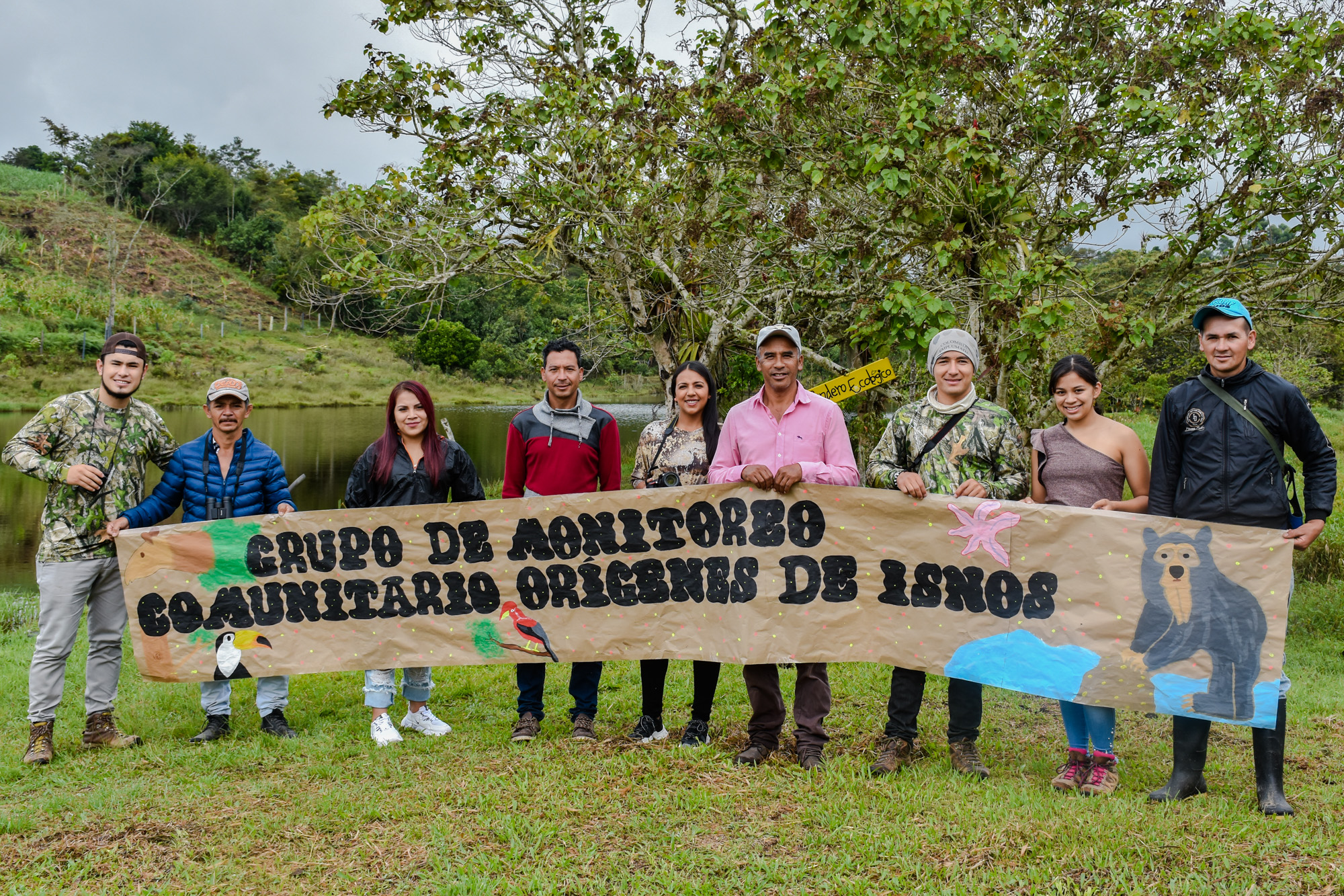 Miembros del Grupo de Monitoreo de la biodiversidad de Isnos. Foto: CAM
