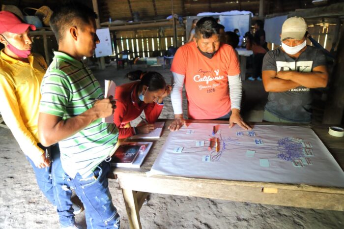 Programa para emisión de bonos REDD+ es propuesto a comunidades indígenas de Araracuara