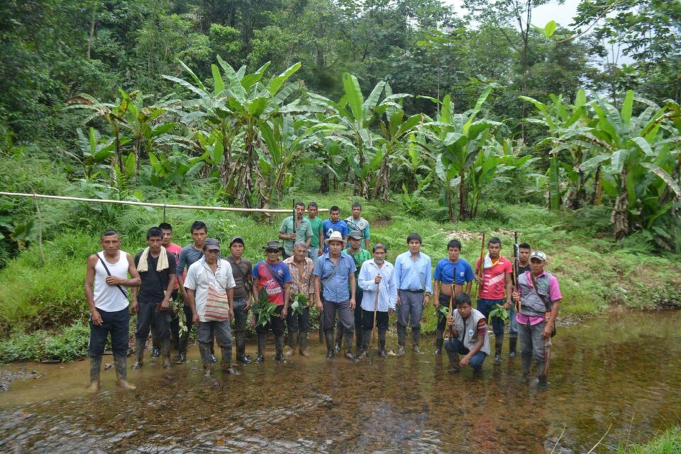 Miembros de la comunidad Awá. Foto http://hablemosdeculturas.com/awa/