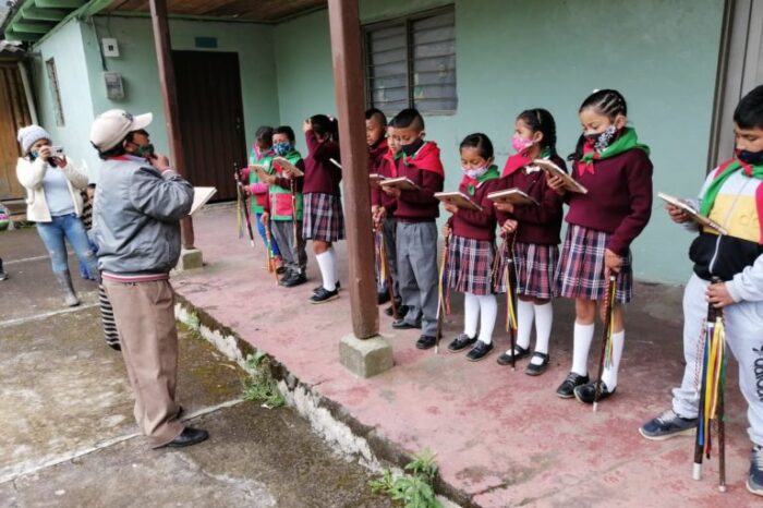 Quitarle niños a la guerra: escuelas indígenas para nuevos defensores del Cauca