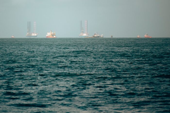 Científicos piden reconocer el daño al océano global