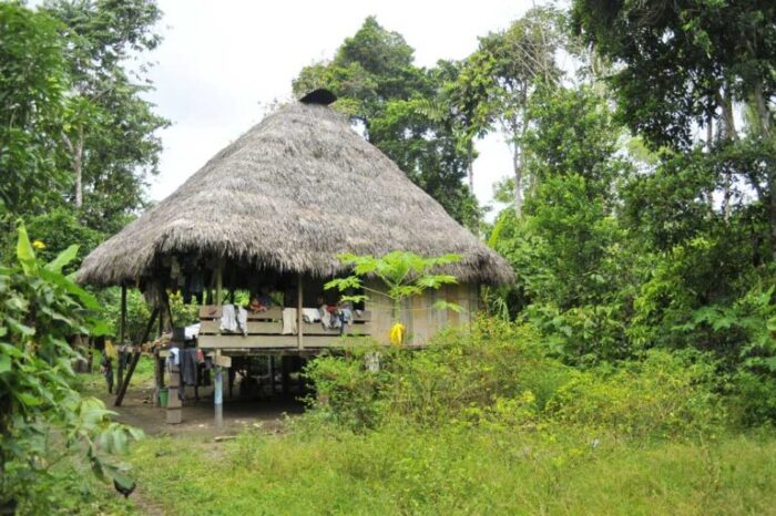 Tres comunidades kichwa llevan 20 años defendiendo sus tierras de una minera en Ecuador