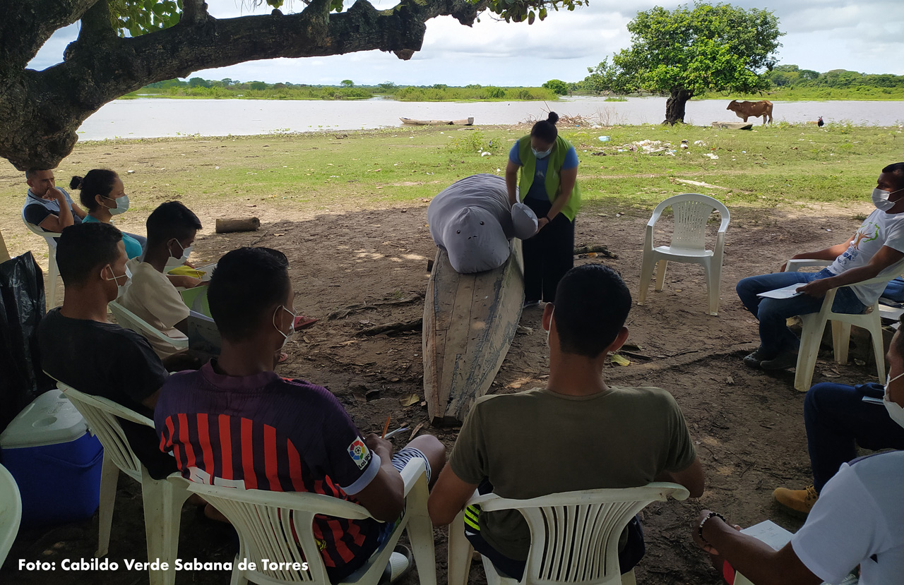 Entrenamiento a comunidades del Magdalena Medio para atención de varamientos de manatíes. Foto: Cabildo Verde Sabana de Torres.