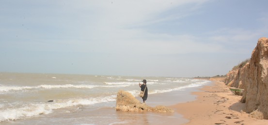 Clarena Fonseca, lideresa wayuú y representante de 180 familias afectadas por la pérdida de playas debido a los impactos por el incremento del nivel del mar en La Guajira. 