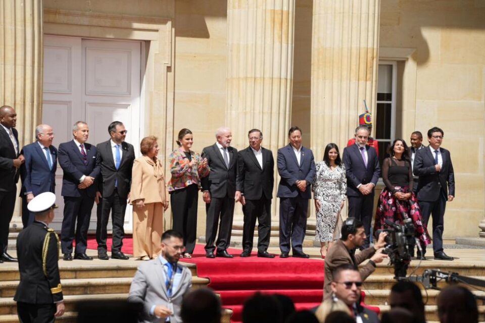 La Declaración de Bogotá, del Tratado de Cooperación Amazónica, acordó defender la Amazonia y apoyar los esfuerzos de acción climática, pero sin afectar el avance de los proyectos de explotación petrolera en la cuenca. Imagen: Presidencia de Colombia