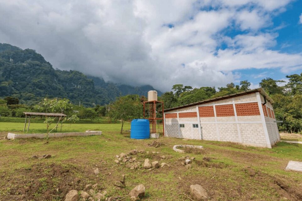 Minihidroelectrica de 7,5 Kw, situada en Misantla Veracruz, que dará energía a la producción de café. Imagen: Mario Cano