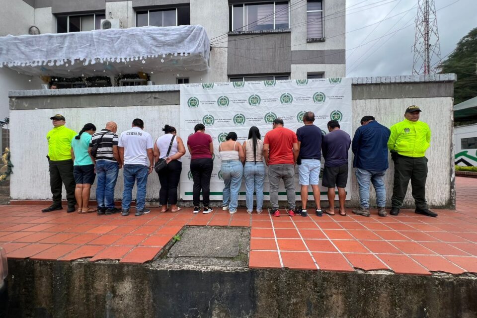 En la operación fueron capturadas 17 personas, entre estas tres que trabajaban para Corpoamazonia.