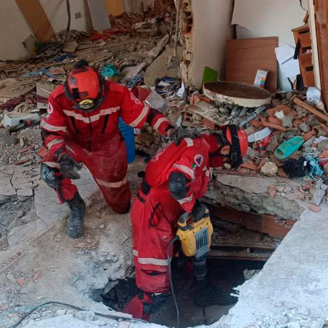 Topos en el reciente terromoto en La Guaira, Venezuela. Imagen: BTDT